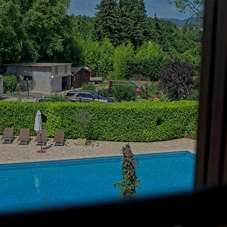 La Vieille Tour Bed & Breakfast Salavas Exterior photo