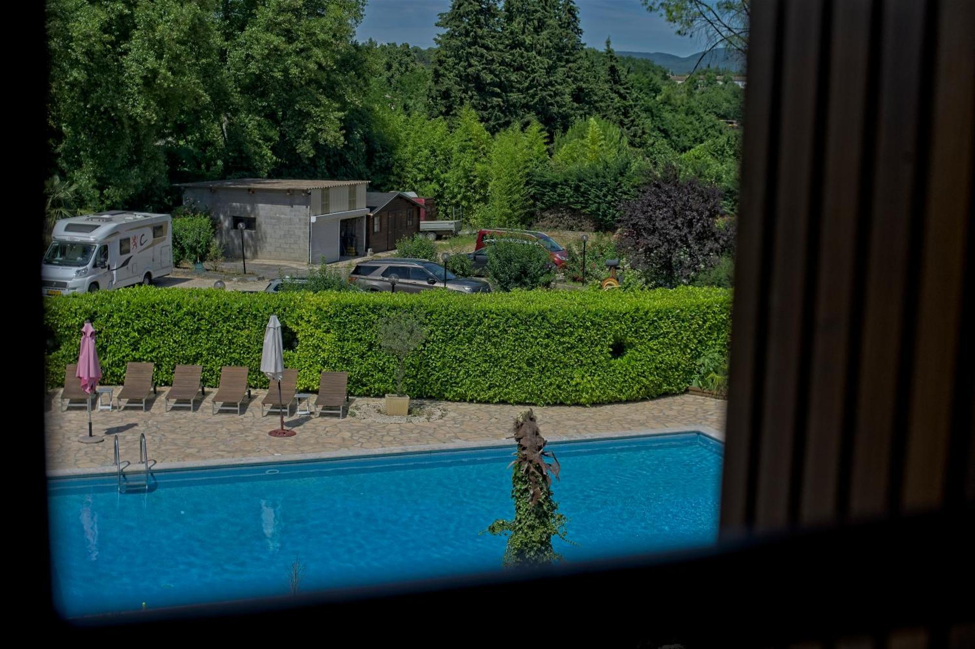 La Vieille Tour Bed & Breakfast Salavas Exterior photo