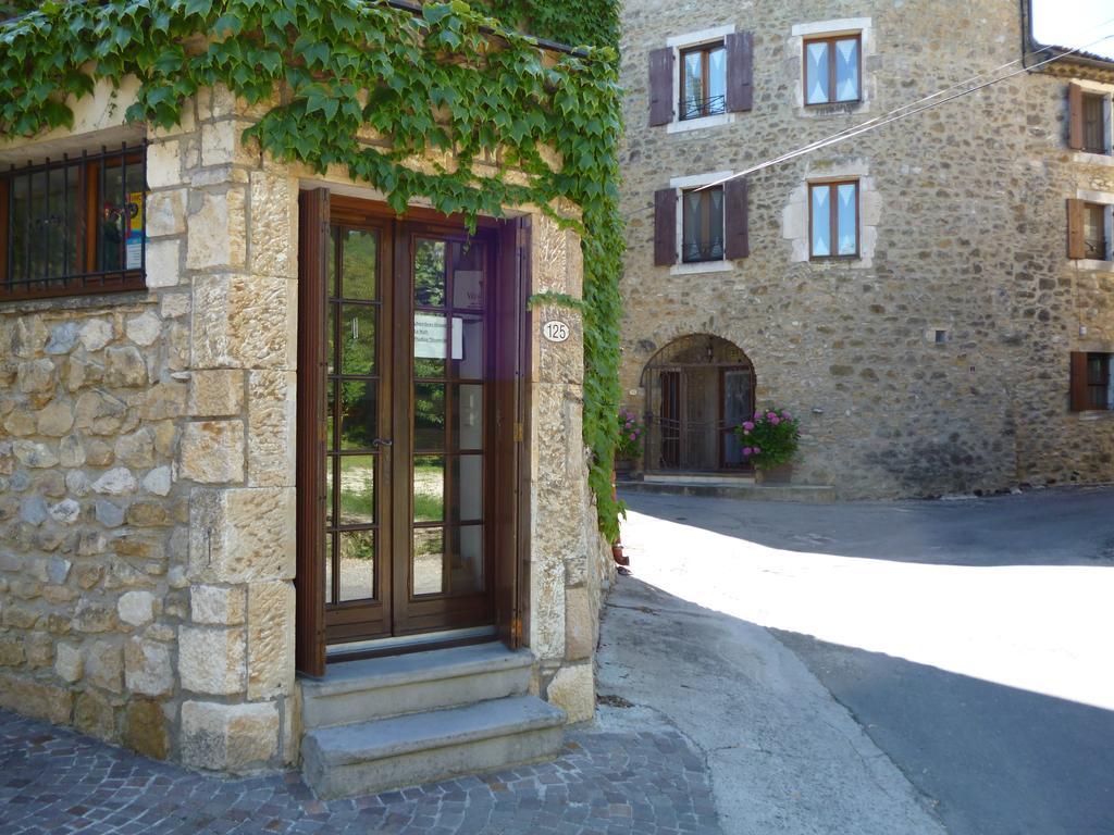 La Vieille Tour Bed & Breakfast Salavas Room photo