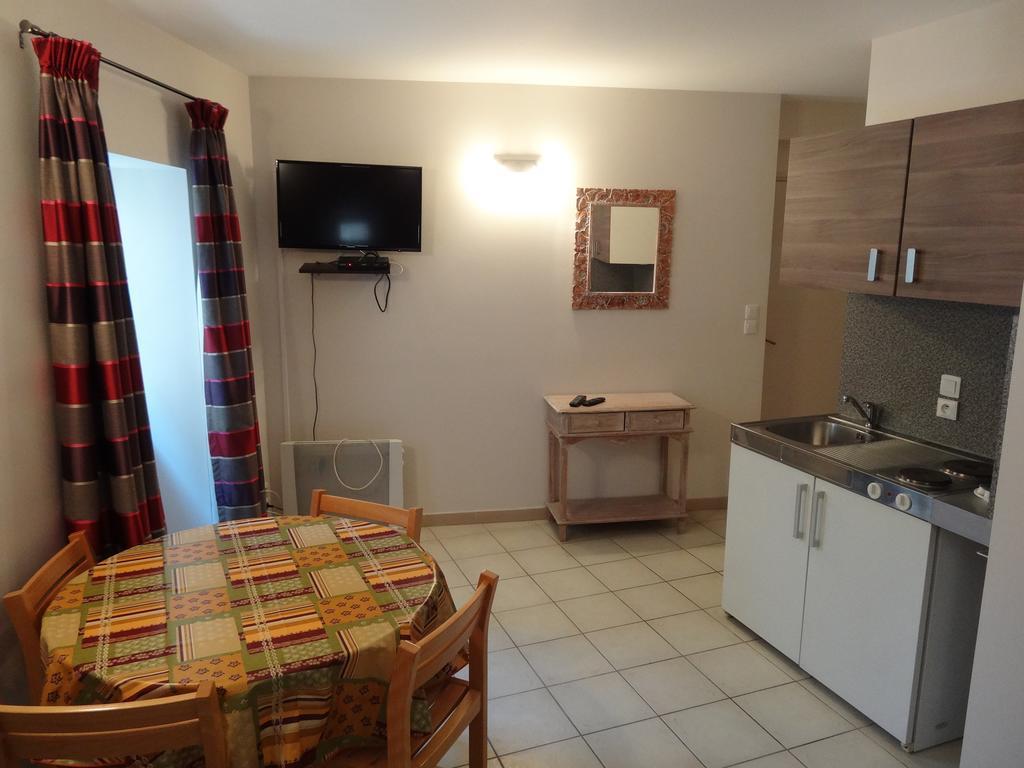 La Vieille Tour Bed & Breakfast Salavas Room photo